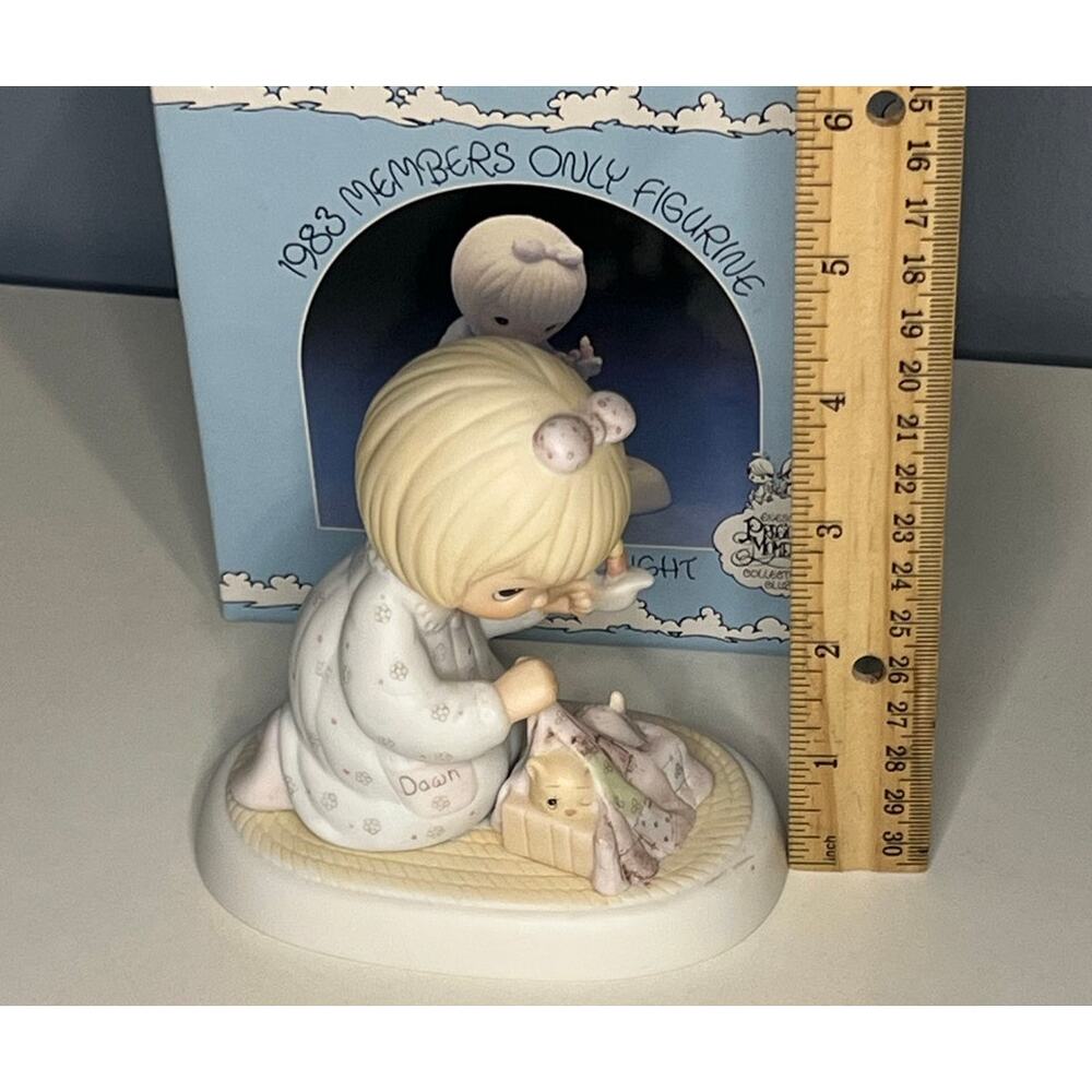 Vintage 1983 Precious Moments Figurine "Dawn's Early Light" - Picture 4 of 5